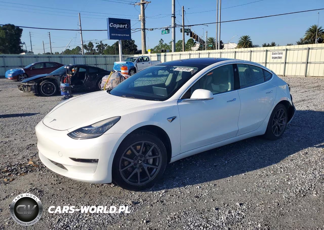 2018 Tesla Model 3 – zdjęcie 1 z 12
