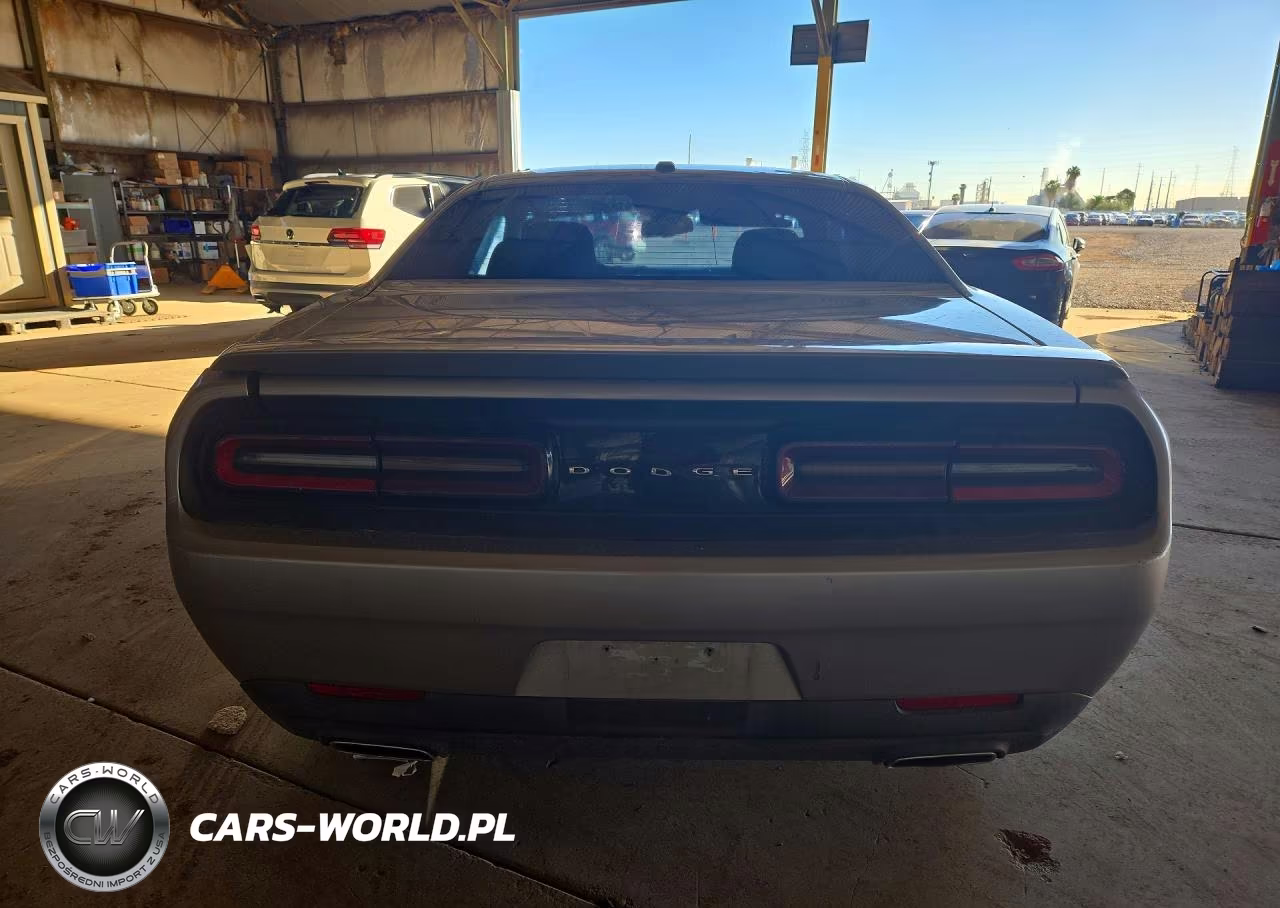 2015 Dodge Challenger Sxt VIN:2C3CDZAGXFH850888 - 6
