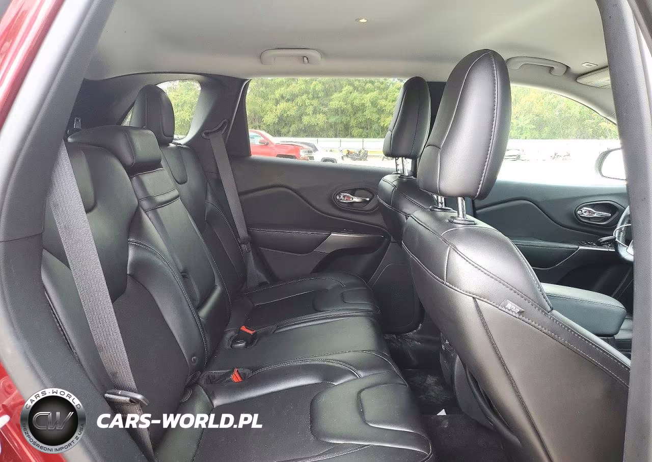 2019 Jeep Cherokee Latitude Plus VIN:1C4PJLLBXKD286767 - 11