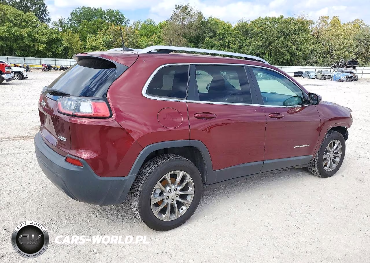 2019 Jeep Cherokee Latitude Plus VIN:1C4PJLLBXKD286767 - 3