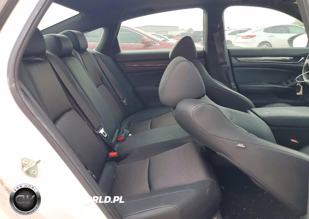 2018 Honda Accord Sport VIN:1HGCV2F31JA051385 - 10