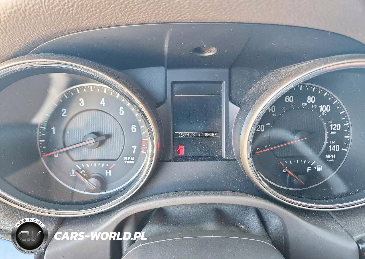 2013 Jeep Grand Cherokee Laredo VIN:1C4RJFAG8DC570982 - 9