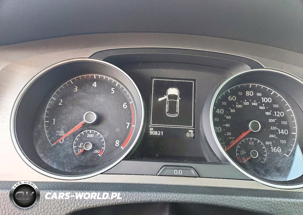 2015 Volkswagen Golf VIN:3VW917AU6FM041038 - 9