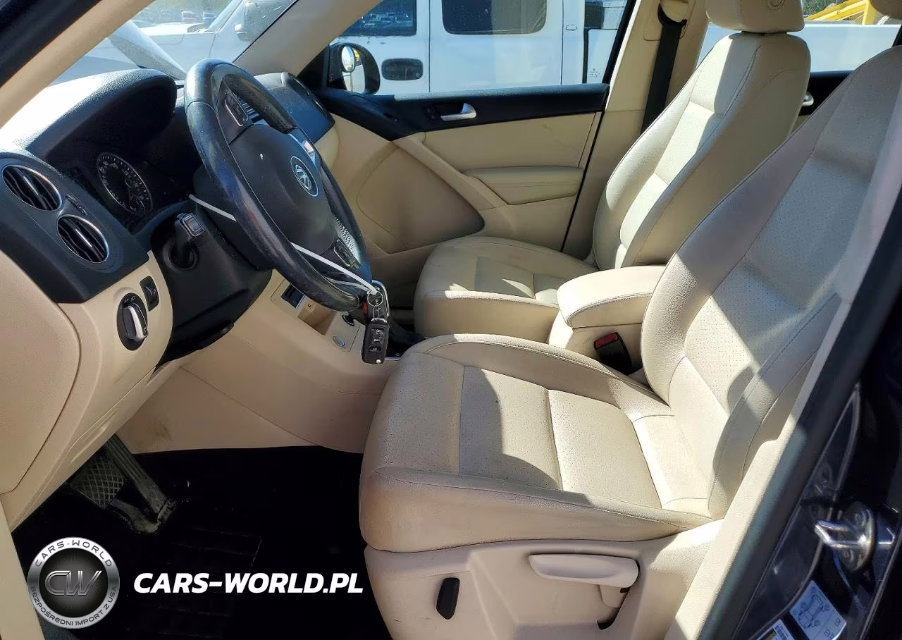 2016 Volkswagen Tiguan S VIN:WVGAV7AX8GW602318 - 7
