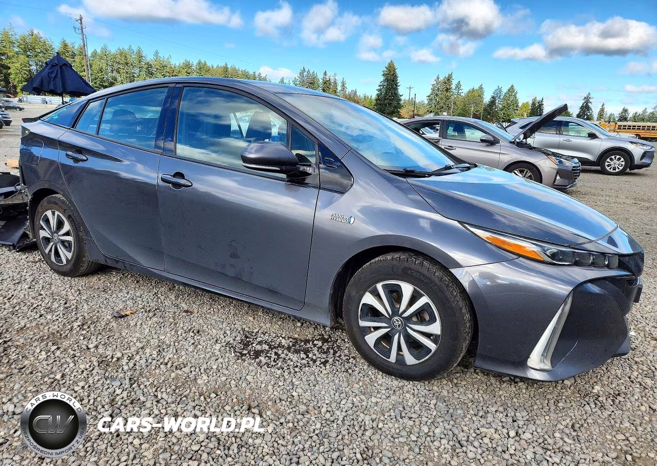 2018 Toyota Prius Prime Premium VIN:JTDKARFP4J3092938 - 4