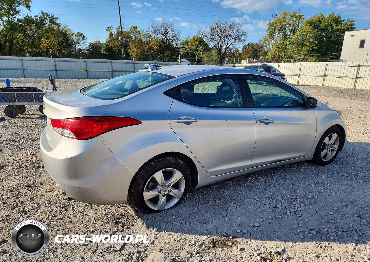 2013 Hyundai Elantra Gls VIN:5NPDH4AE2DH258427 - 3
