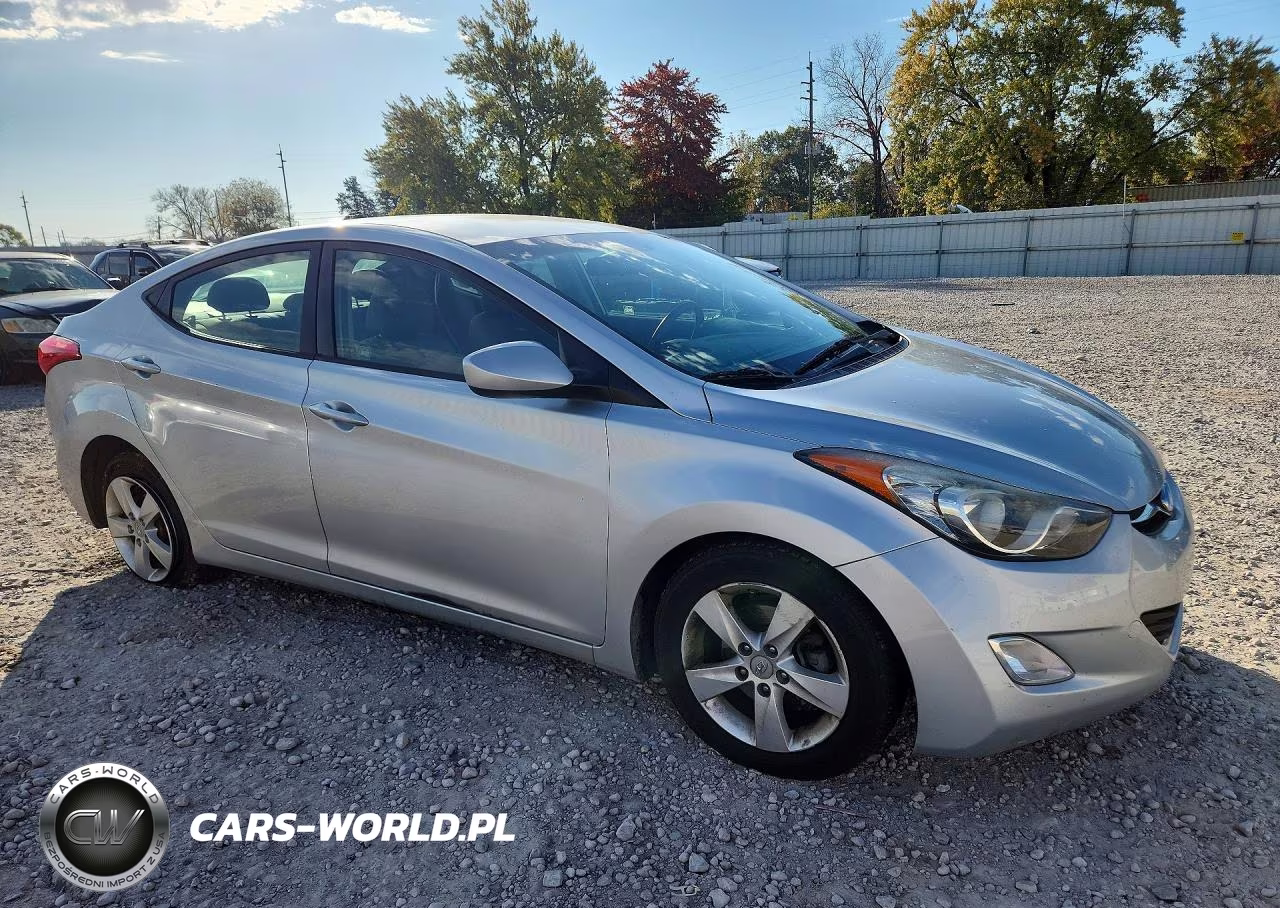 2013 Hyundai Elantra Gls VIN:5NPDH4AE2DH258427 - 4