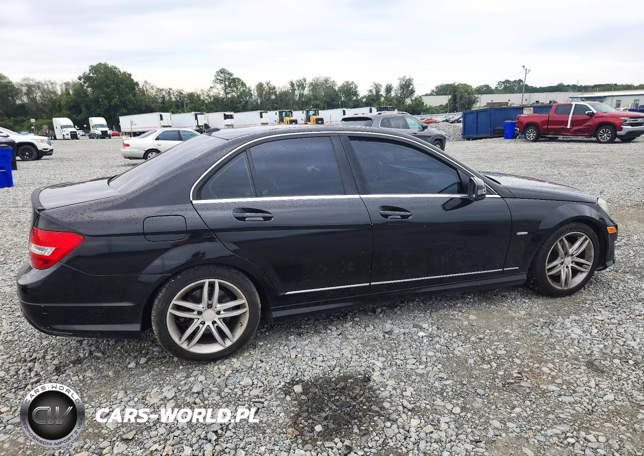 2012 Mercedes-Benz C 250 VIN:WDDGF4HB5CR215521 - 3