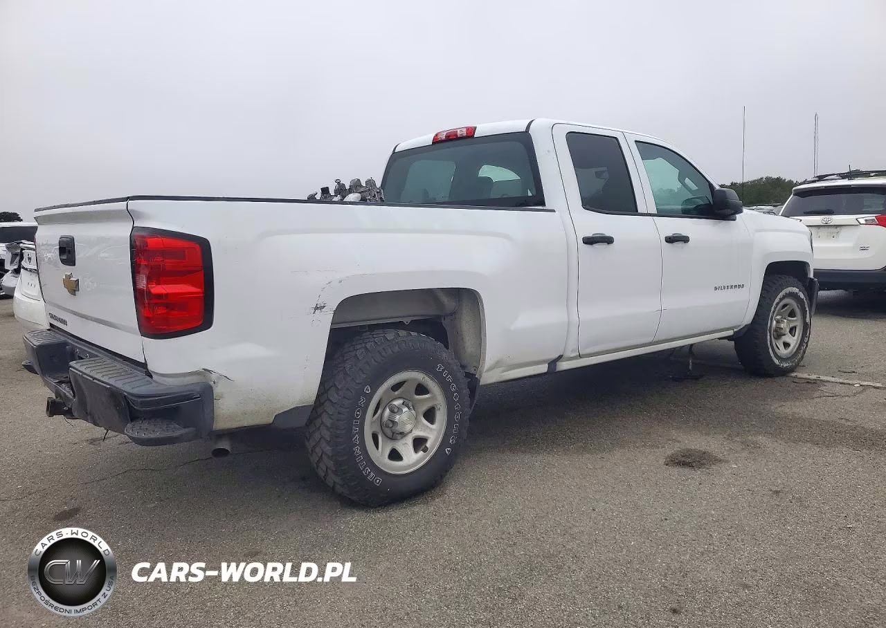2018 Chevrolet Silverado C1500 VIN:1GCRCNEC0JZ329406 - 3
