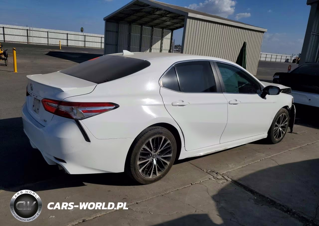 2020 Toyota Camry Se VIN:4T1G11AK3LU869718 - 3