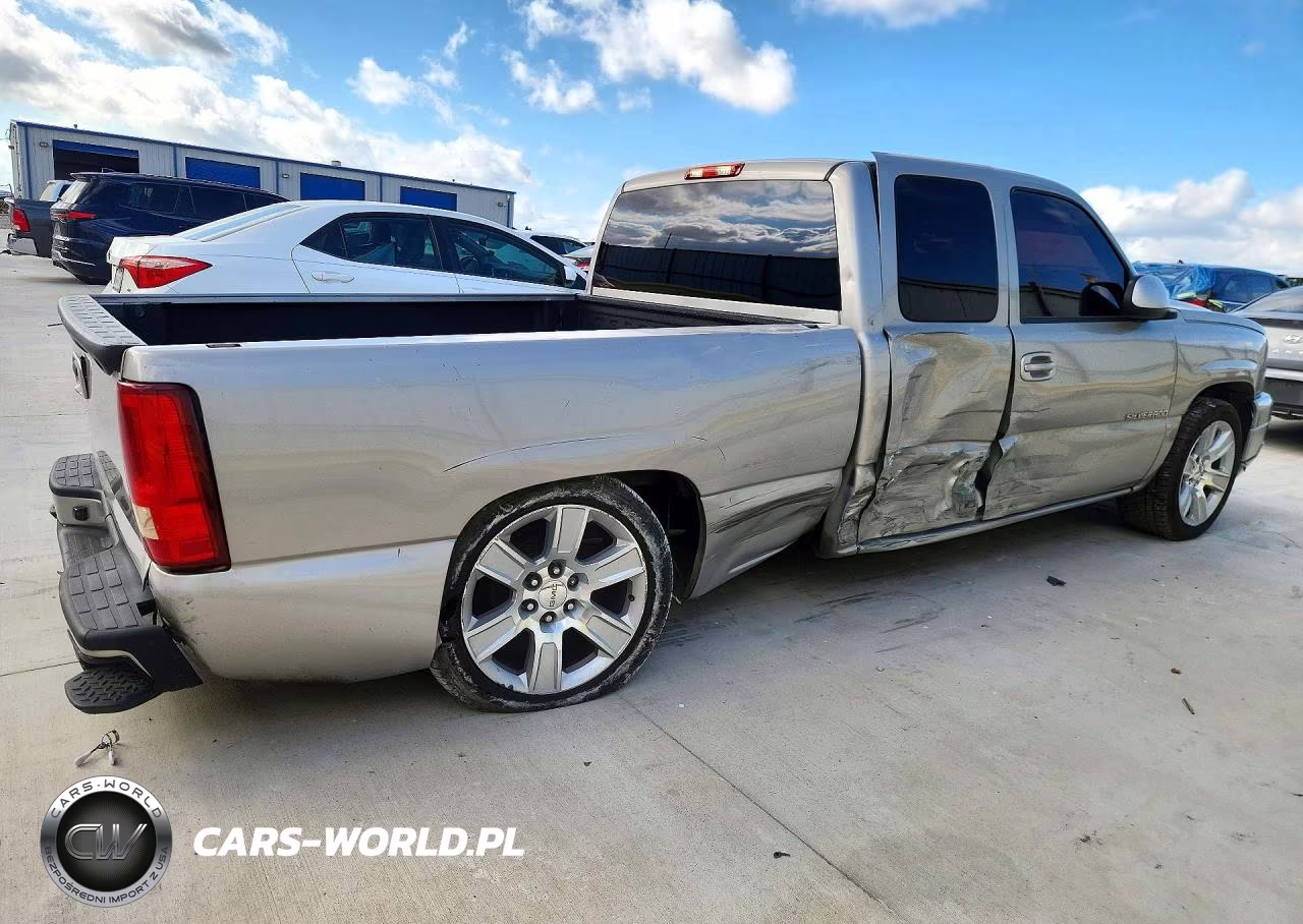 2005 Chevrolet Silverado C1500 VIN:2GCEC19V551141868 - 3