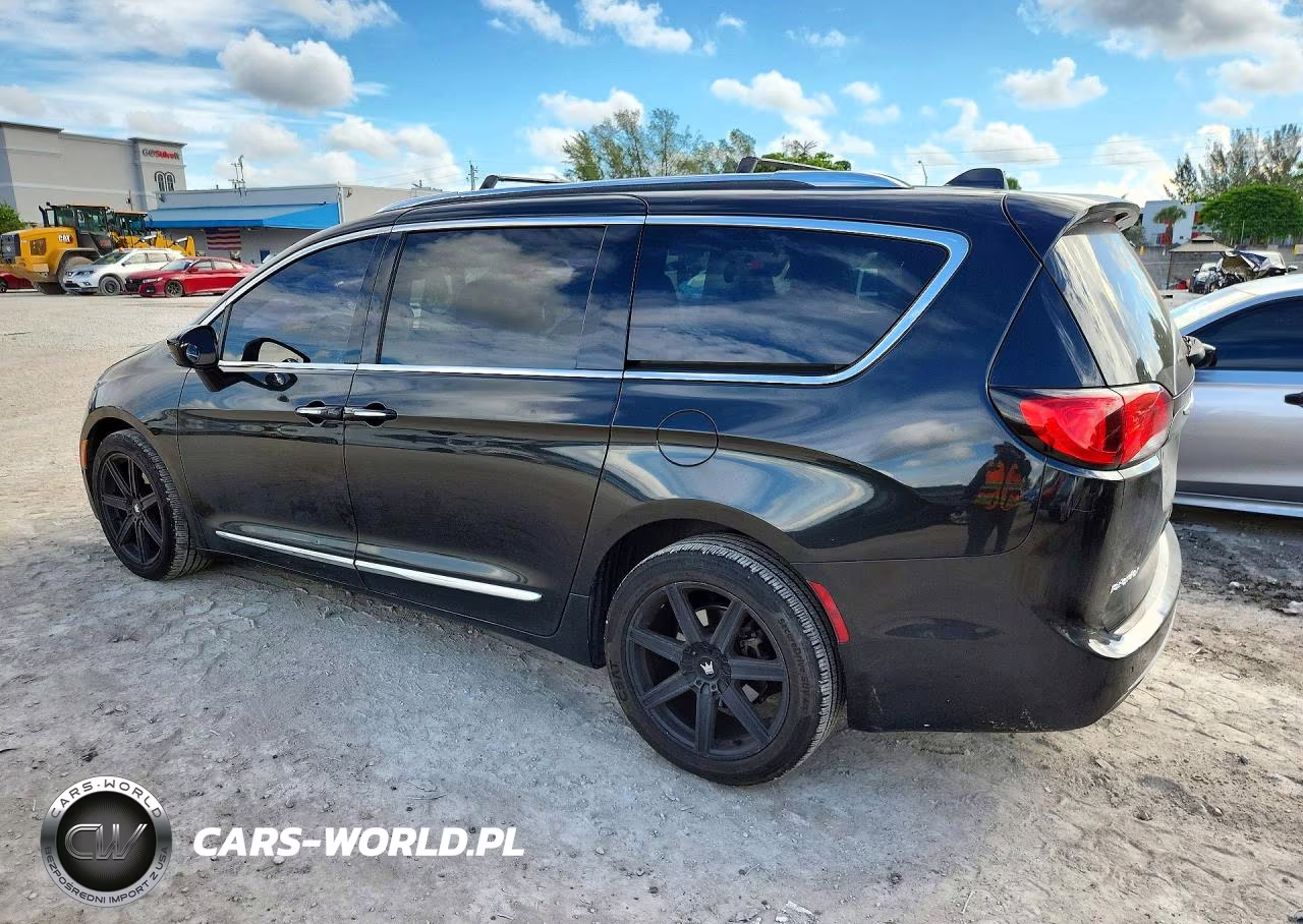 2017 Chrysler Pacifica Touring L Plus VIN:2C4RC1EG7HR796368 - 2