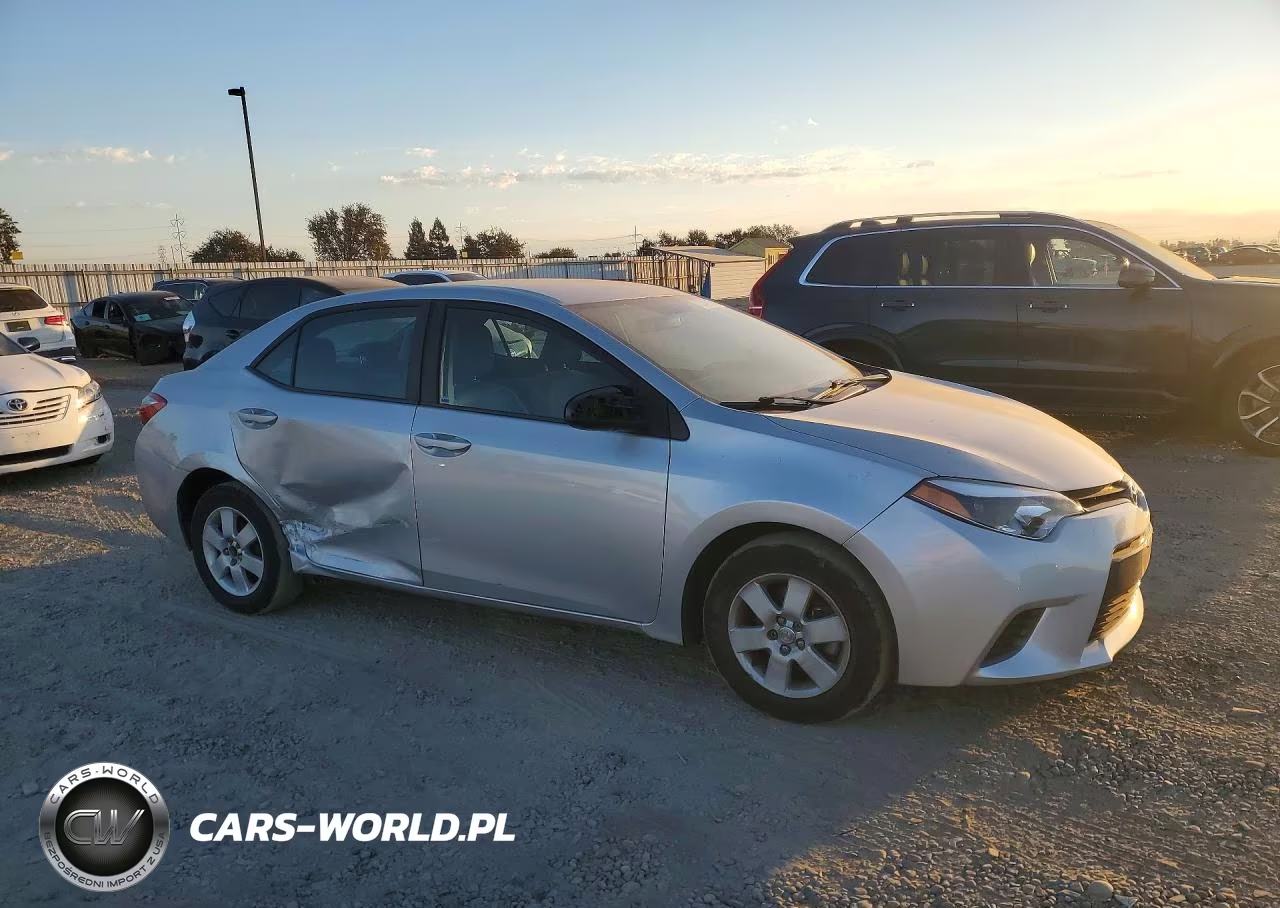 2016 Toyota Corolla Le VIN:5YFBURHE8GP549950 - 4
