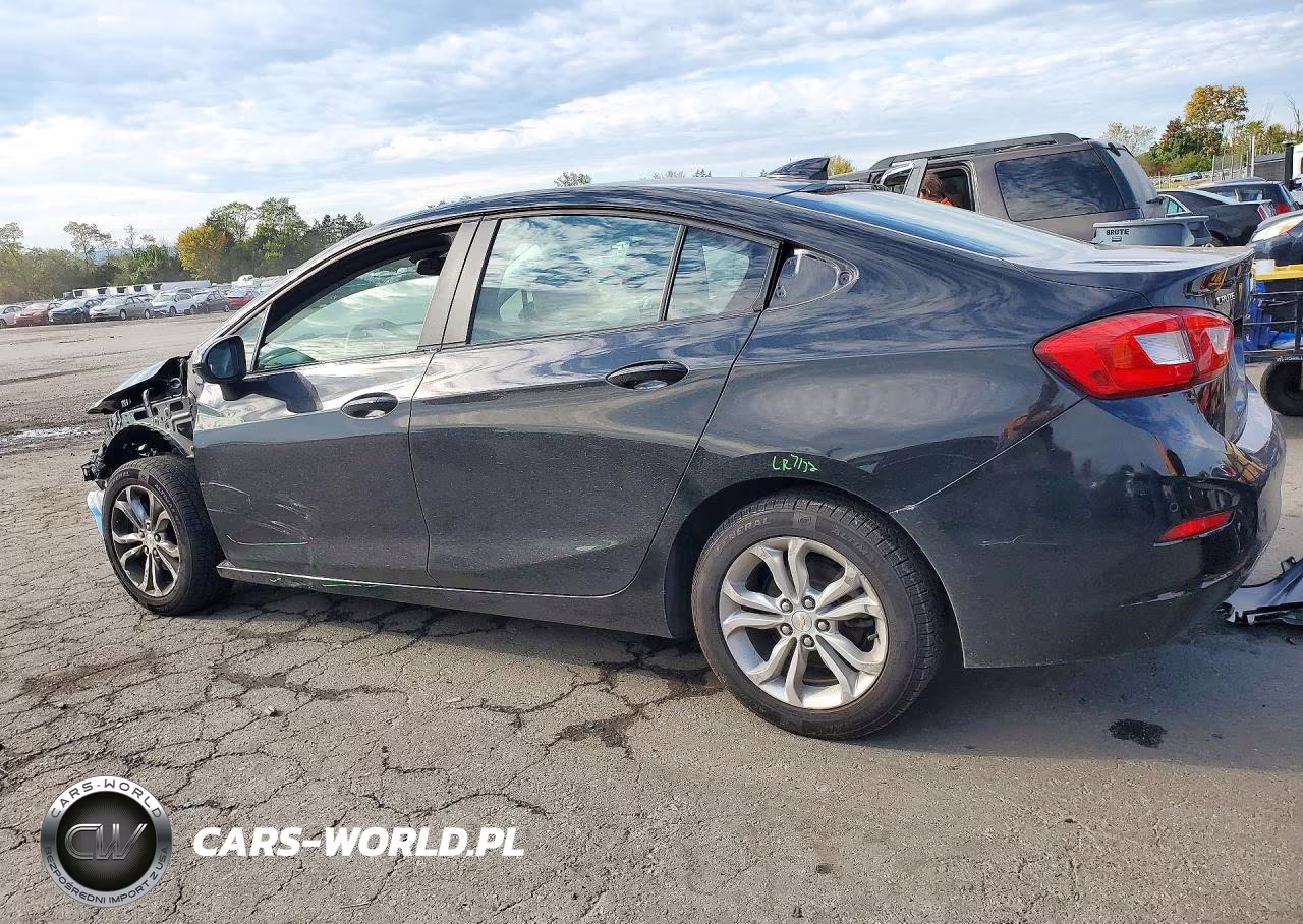 2019 Chevrolet Cruze Lt VIN:1G1BE5SM0K7132654 - 2
