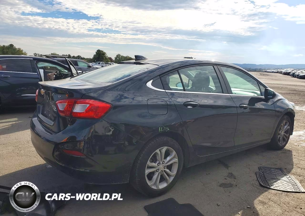 2019 Chevrolet Cruze Lt VIN:1G1BE5SM0K7132654 - 3