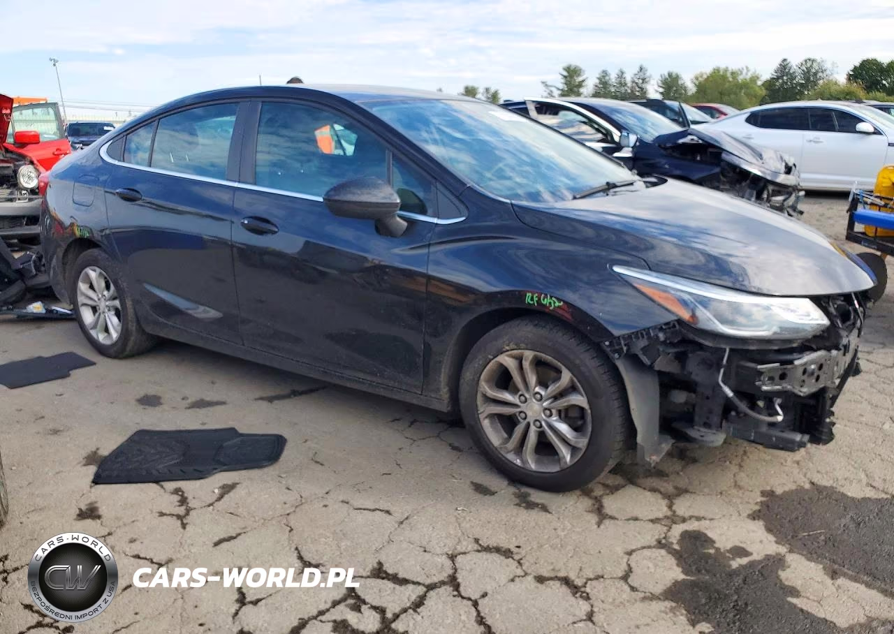 2019 Chevrolet Cruze Lt VIN:1G1BE5SM0K7132654 - 4