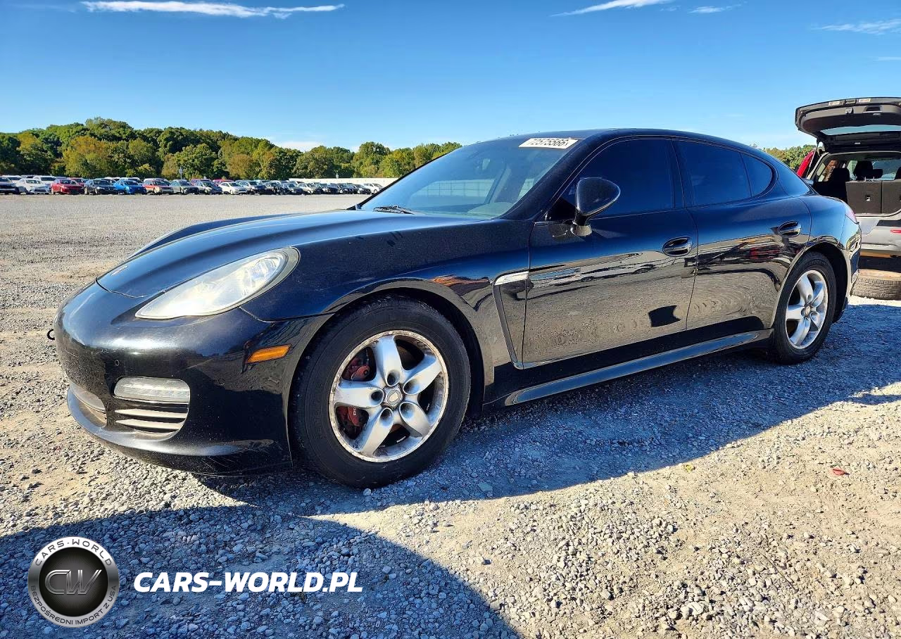 2011 Porsche Panamera 2