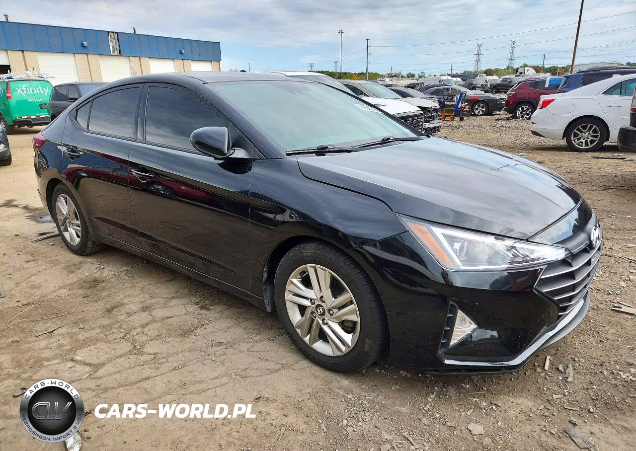 2019 Hyundai Elantra Sel VIN:5NPD84LFXKH439116 - 4