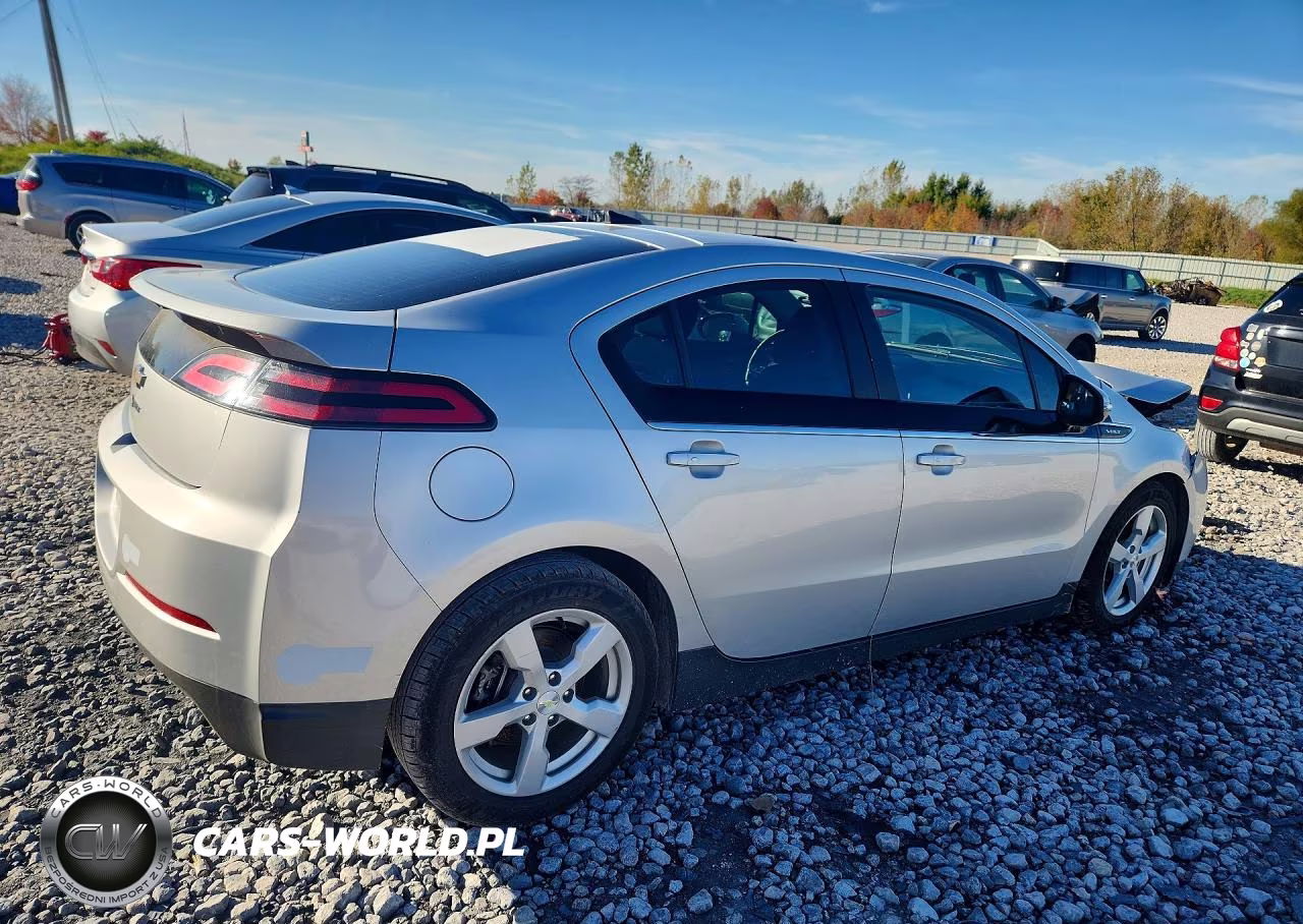 2014 Chevrolet Volt VIN:1G1RE6E47EU115324 - 3
