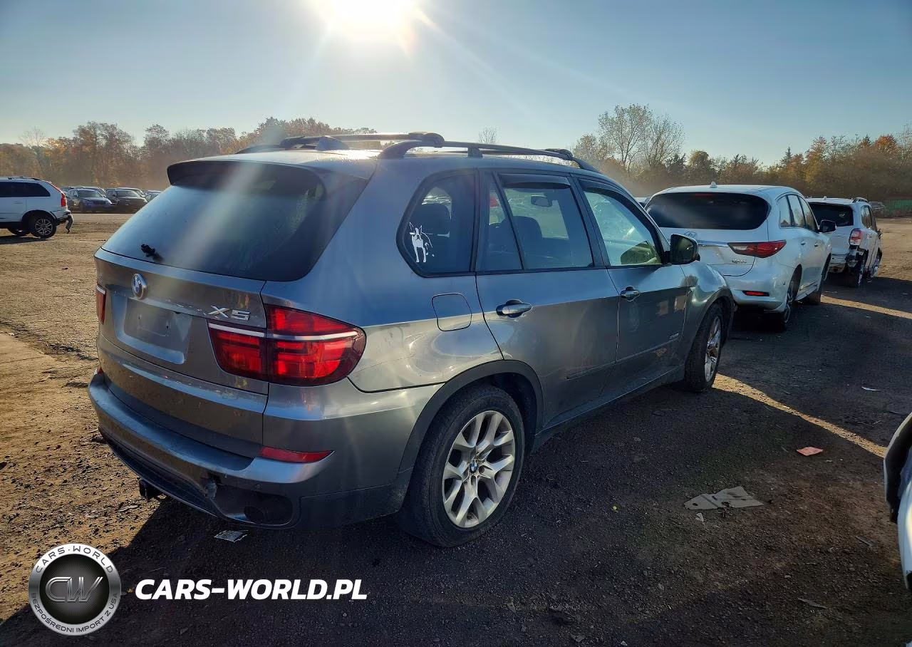 2012 BMW X5 xDrive35I VIN:5UXZV4C58CL757074 - 3