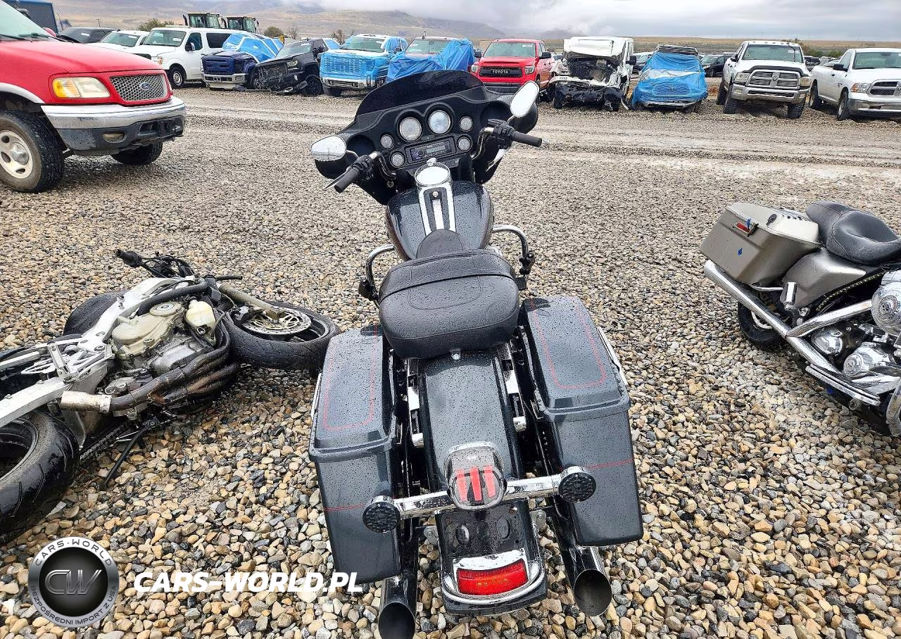 2009 Harley-Davidson Flhtcu VIN:1HD1FC4179Y675459 - 4