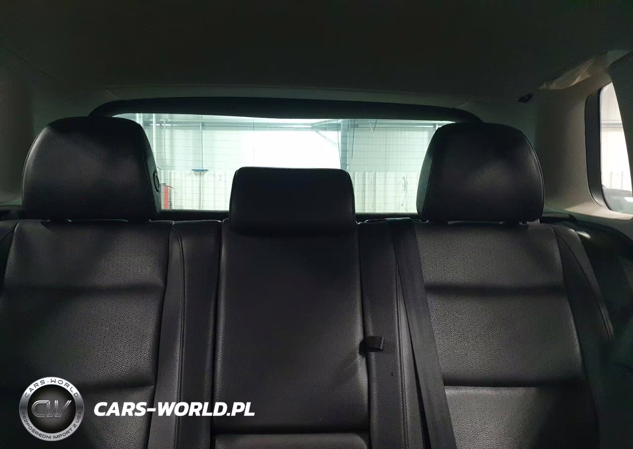 2016 Volkswagen Tiguan S VIN:WVGAV7AXXGW586638 - 10