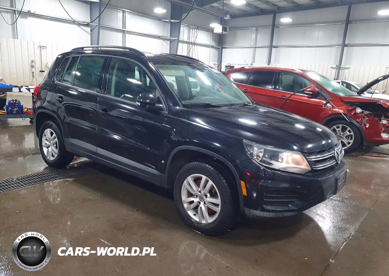 2016 Volkswagen Tiguan S VIN:WVGAV7AXXGW586638 - 4