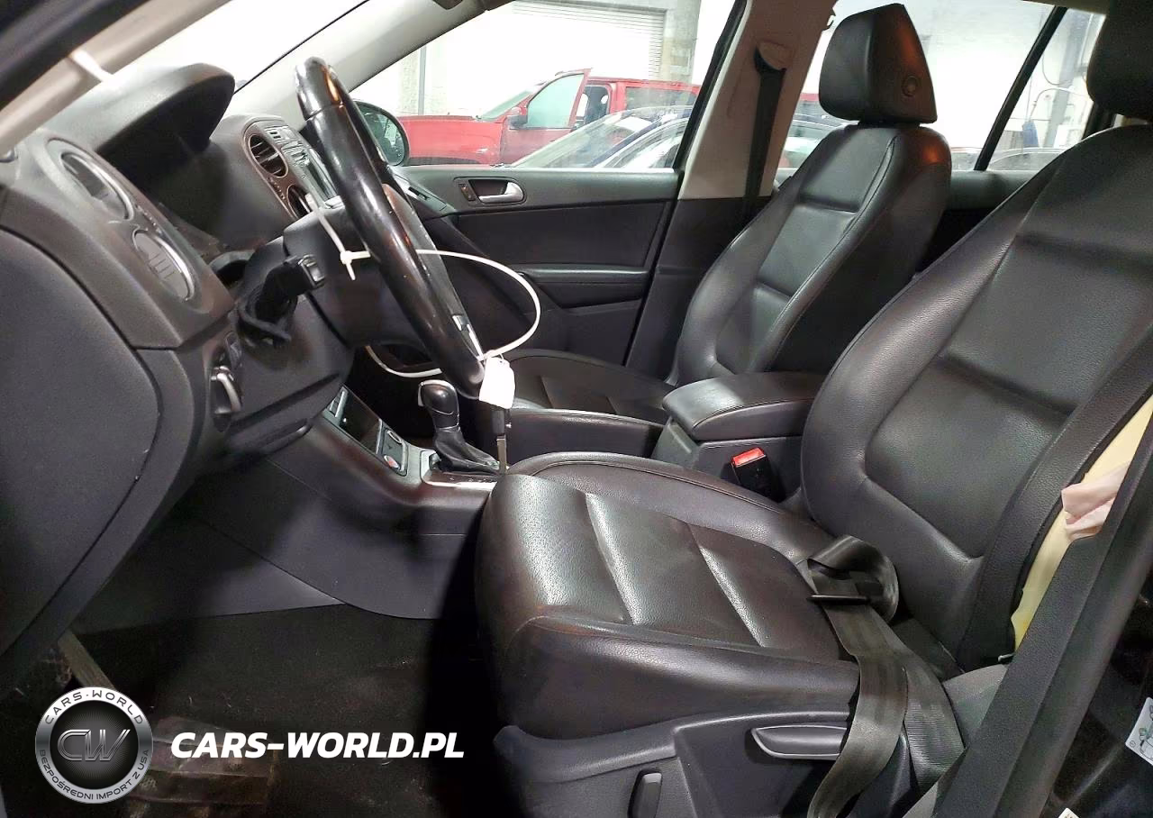 2016 Volkswagen Tiguan S VIN:WVGAV7AXXGW586638 - 7