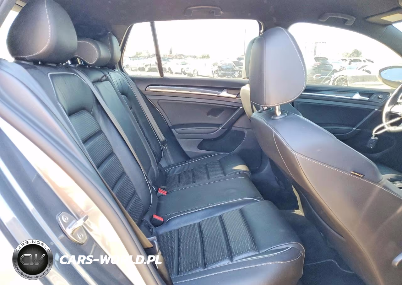 2018 Volkswagen Golf R VIN:WVWVF7AU4JW183769 - 10