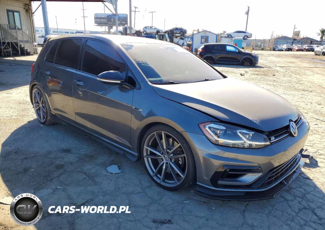 2018 Volkswagen Golf R VIN:WVWVF7AU4JW183769 - 4