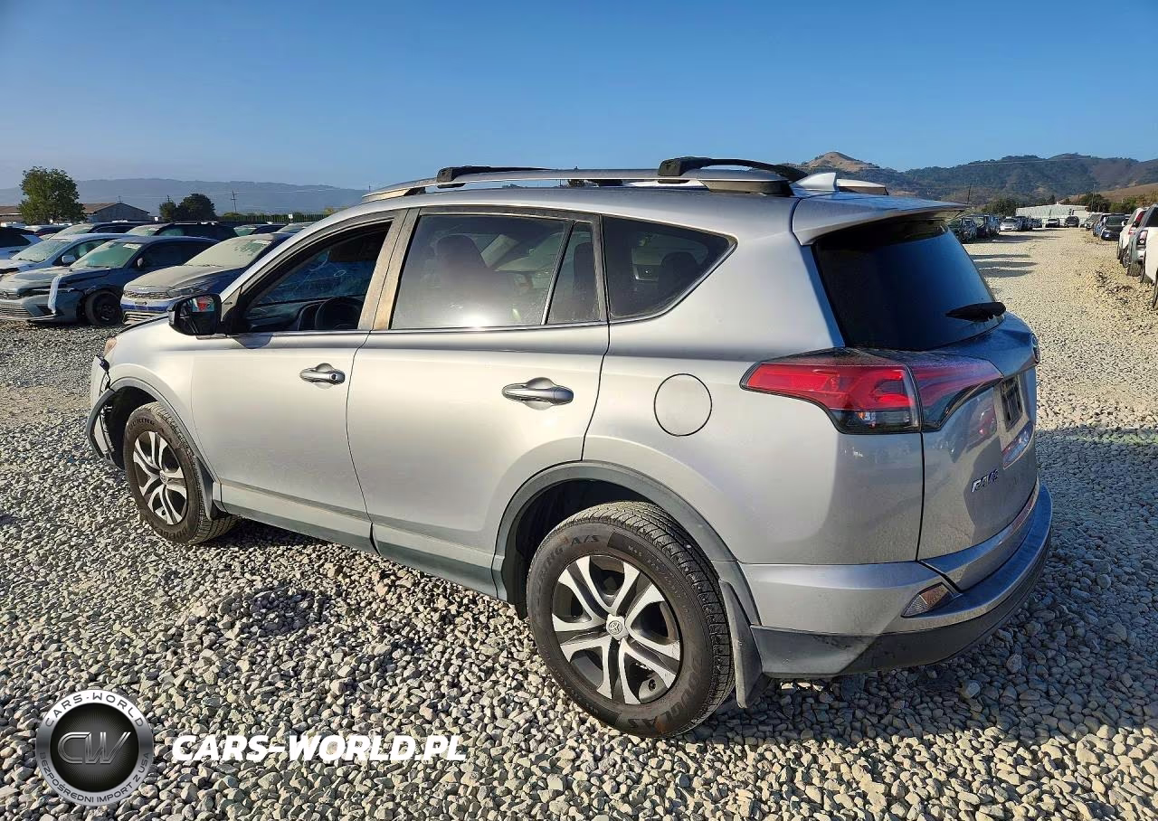 2018 Toyota Rav4 Le VIN:2T3ZFREV9JW425082 - 2