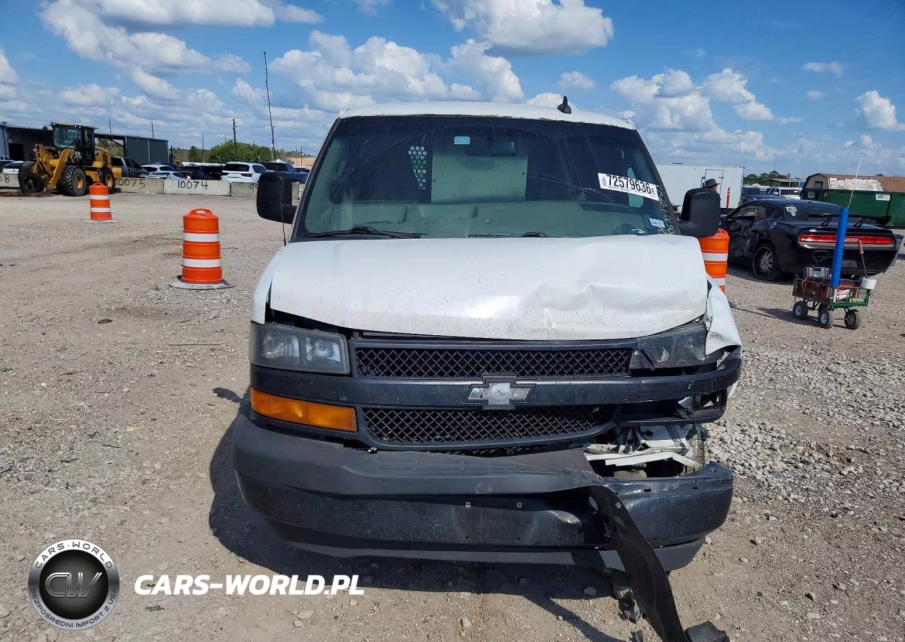 2018 Chevrolet Express 2500 Delivery Van VIN:1GCWGAFG1J1343024 - 5