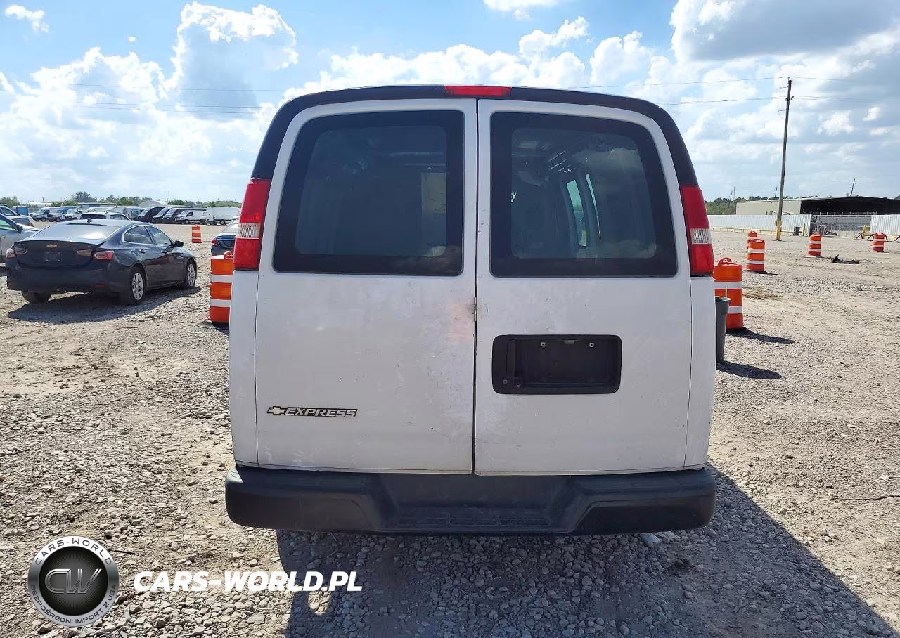 2018 Chevrolet Express 2500 Delivery Van VIN:1GCWGAFG1J1343024 - 6