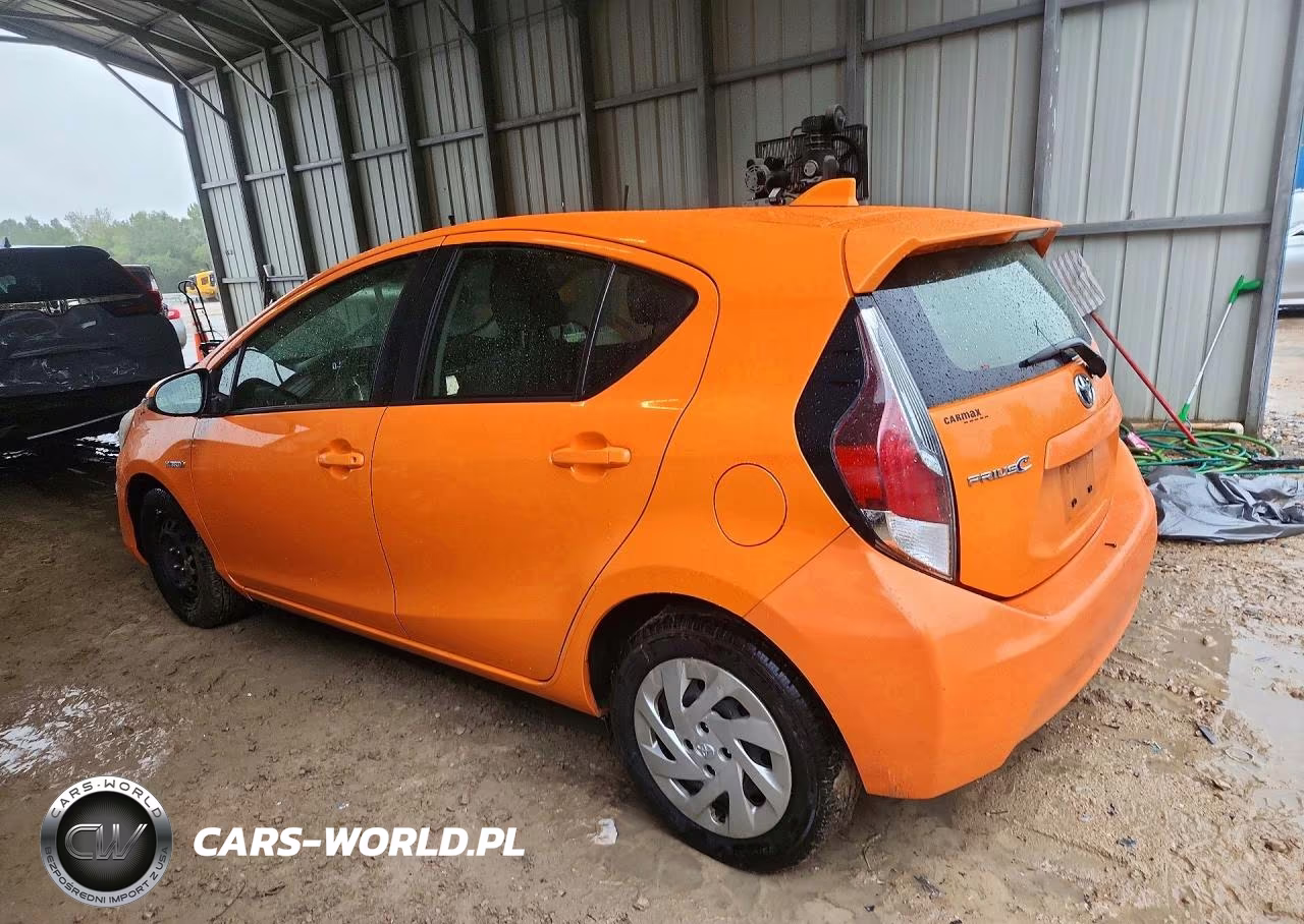 2016 Toyota Prius C Three VIN:JTDKDTB39G1136895 - 2