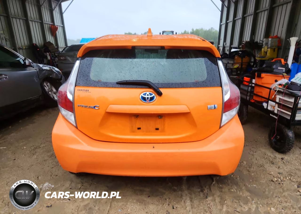 2016 Toyota Prius C Three VIN:JTDKDTB39G1136895 - 6