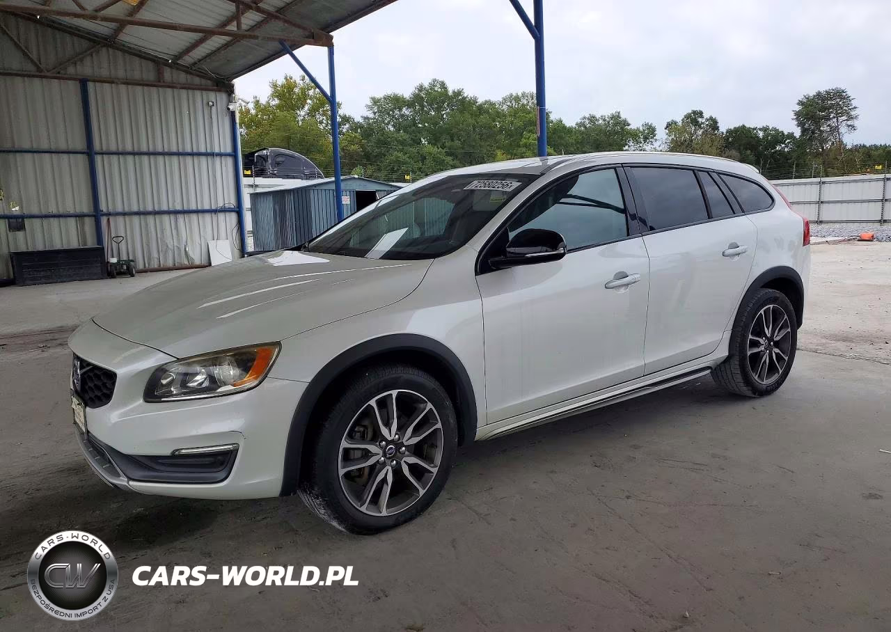 2015 Volvo V60 Cross Country Premier – zdjęcie 1 z 12