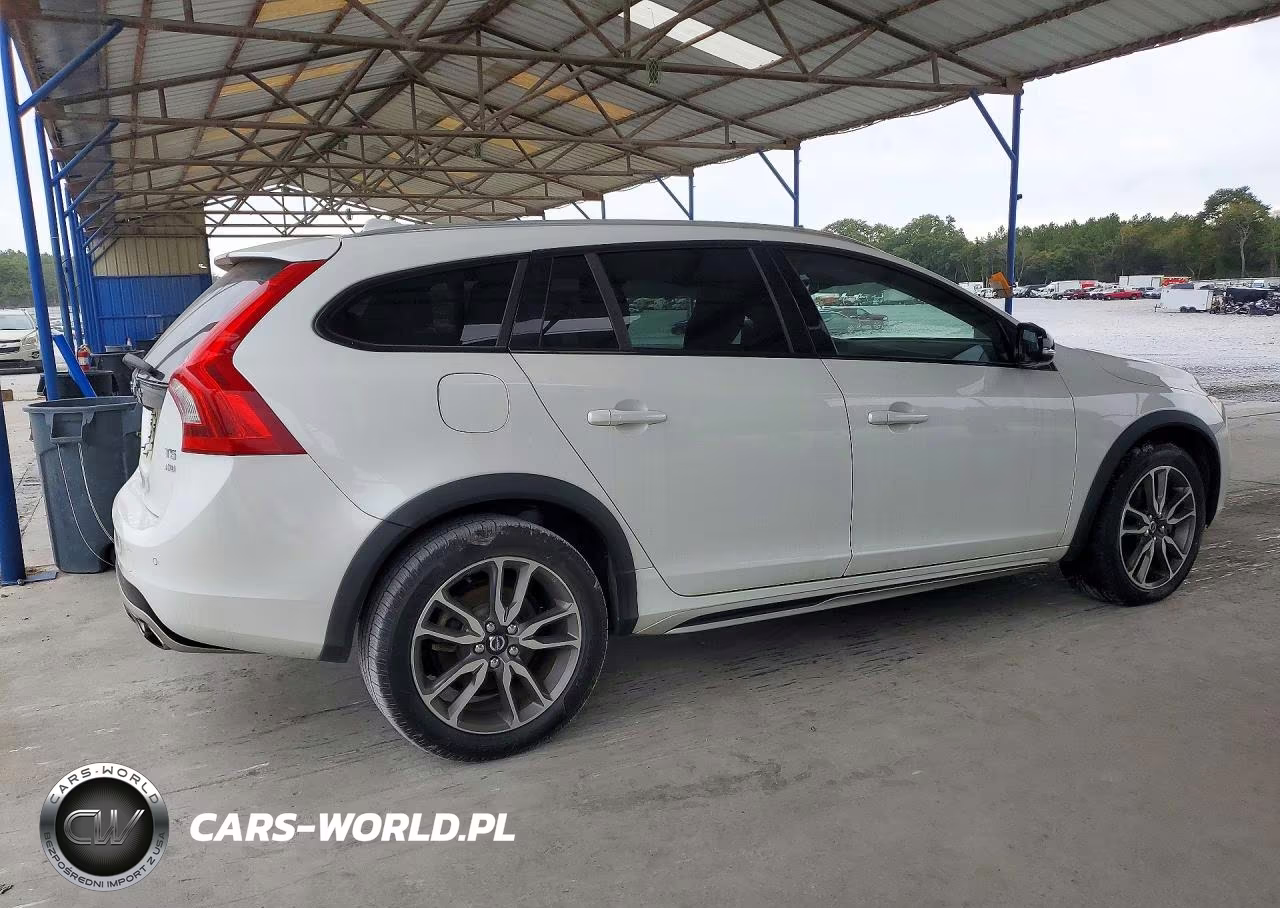 2015 Volvo V60 Cross Country Premier VIN:YV4612HK8F1000871 - 3