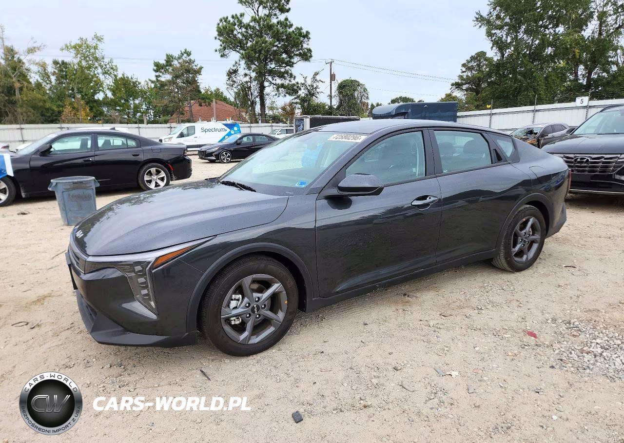 2026 Kia K4 Lxs VIN:3KPFT4DE1TE334130 - 1