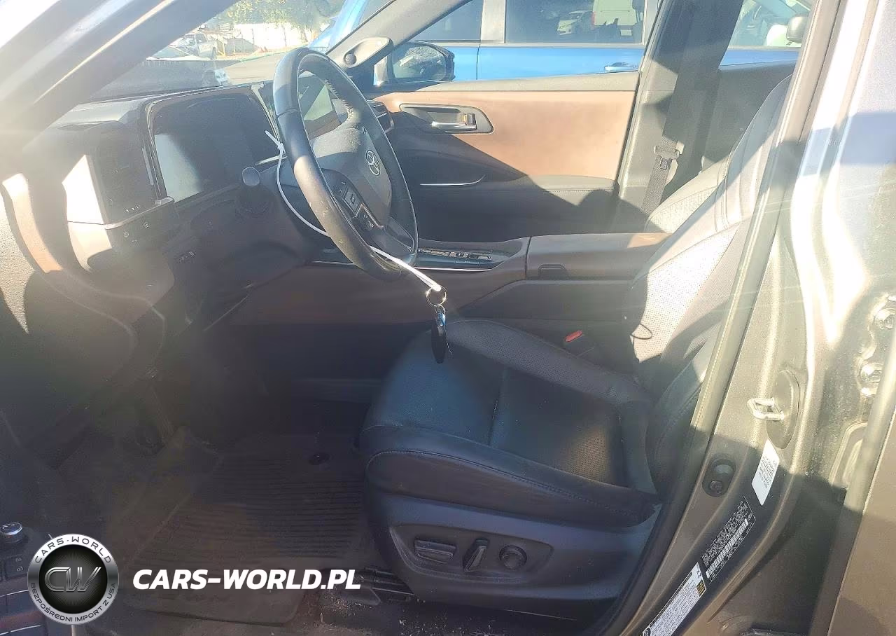 2023 Toyota Crown Limited VIN:JTDAAAAF0P3005329 - 7