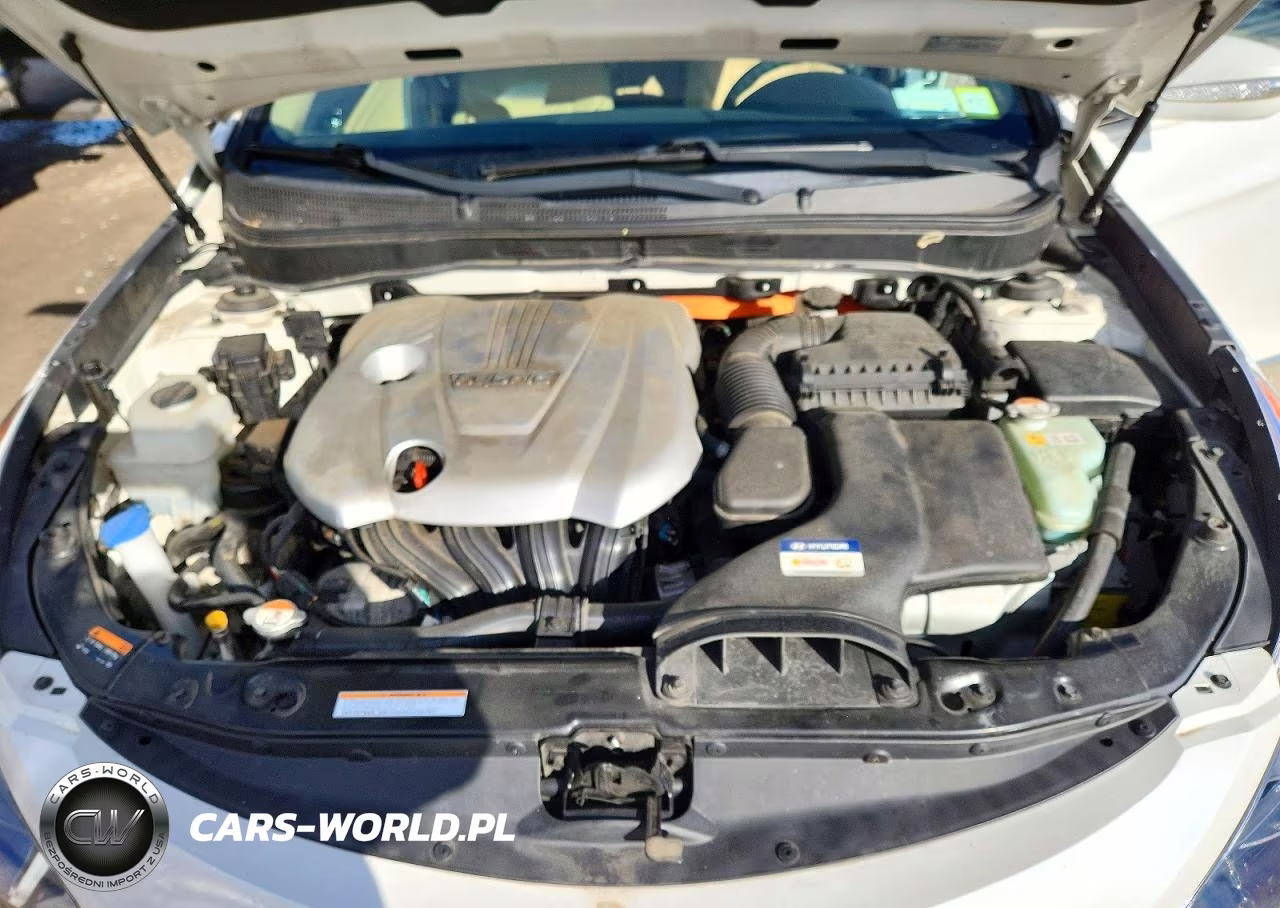 2015 Hyundai Sonata Hybrid Base VIN:KMHEC4A49FA119413 - 11