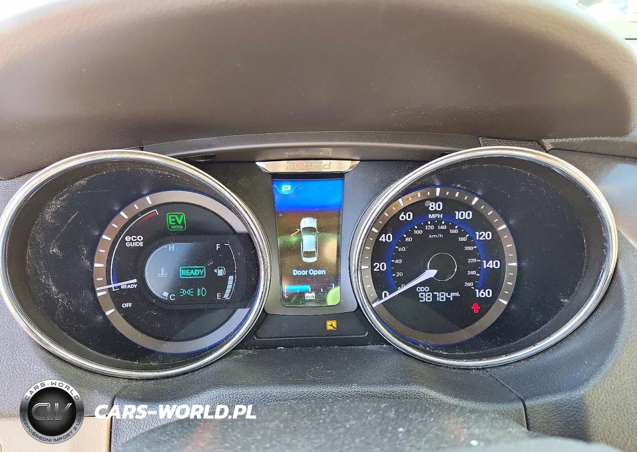 2015 Hyundai Sonata Hybrid Base VIN:KMHEC4A49FA119413 - 9
