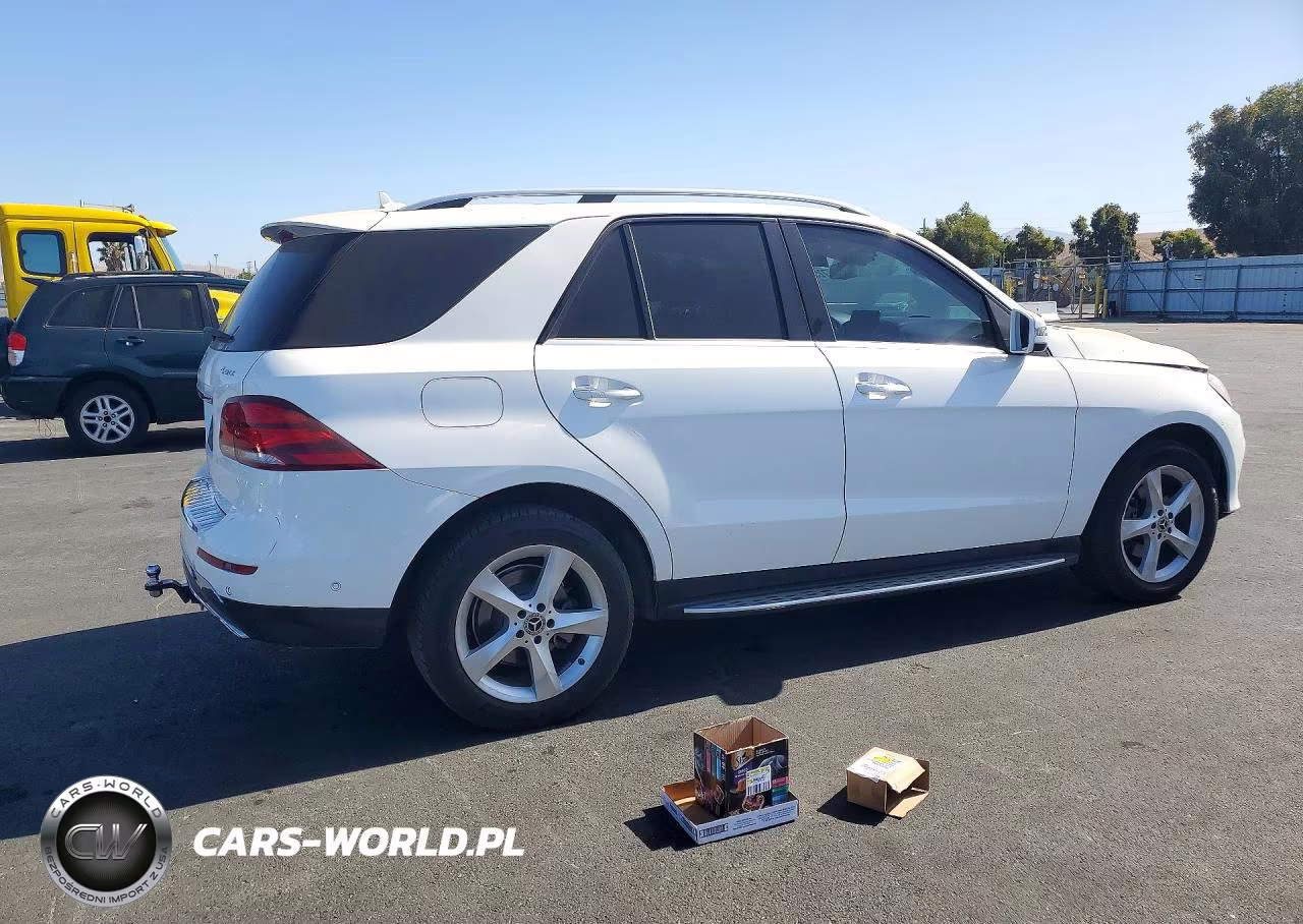 2018 Mercedes-Benz Gle 350 4Matic VIN:4JGDA5HB0JB082833 - 3