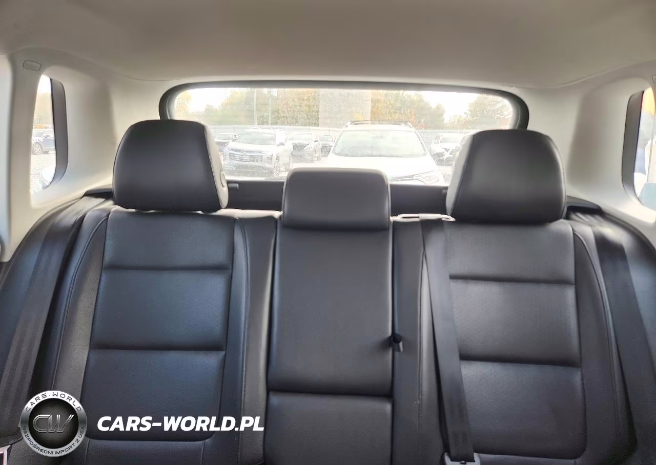 2016 Volkswagen Tiguan S VIN:WVGBV7AX8GW577196 - 10