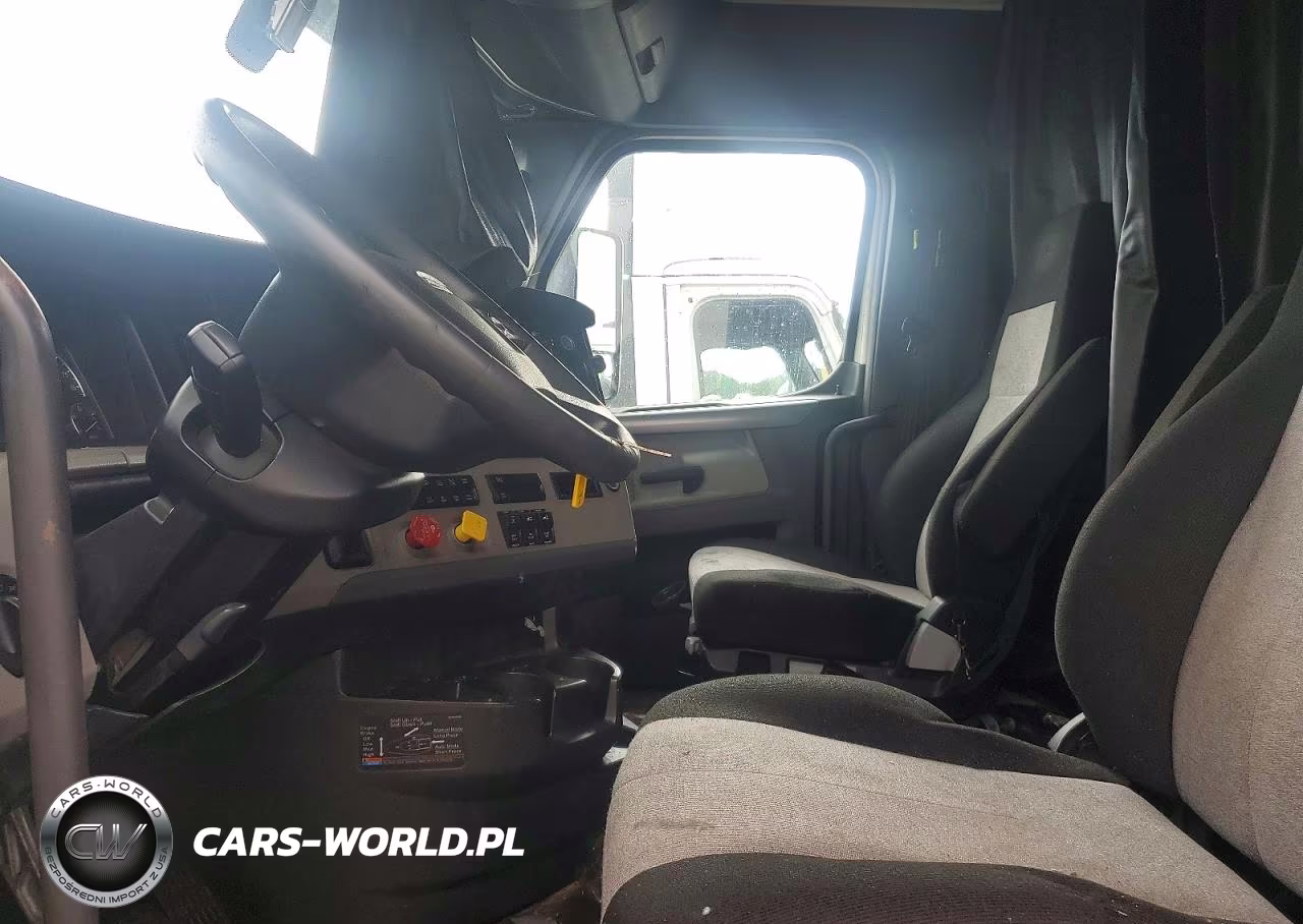 2019 Freightliner Cascadia 126 Semi Truck VIN:3AKJHHDR1KSKF0555 - 7