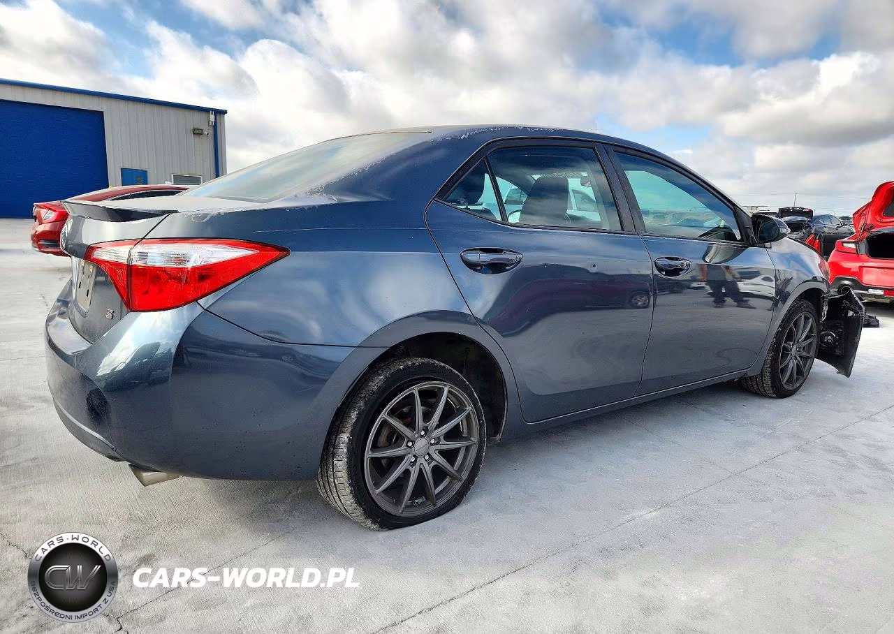 2015 Toyota Corolla S Plus VIN:5YFBURHE9FP303357 - 3