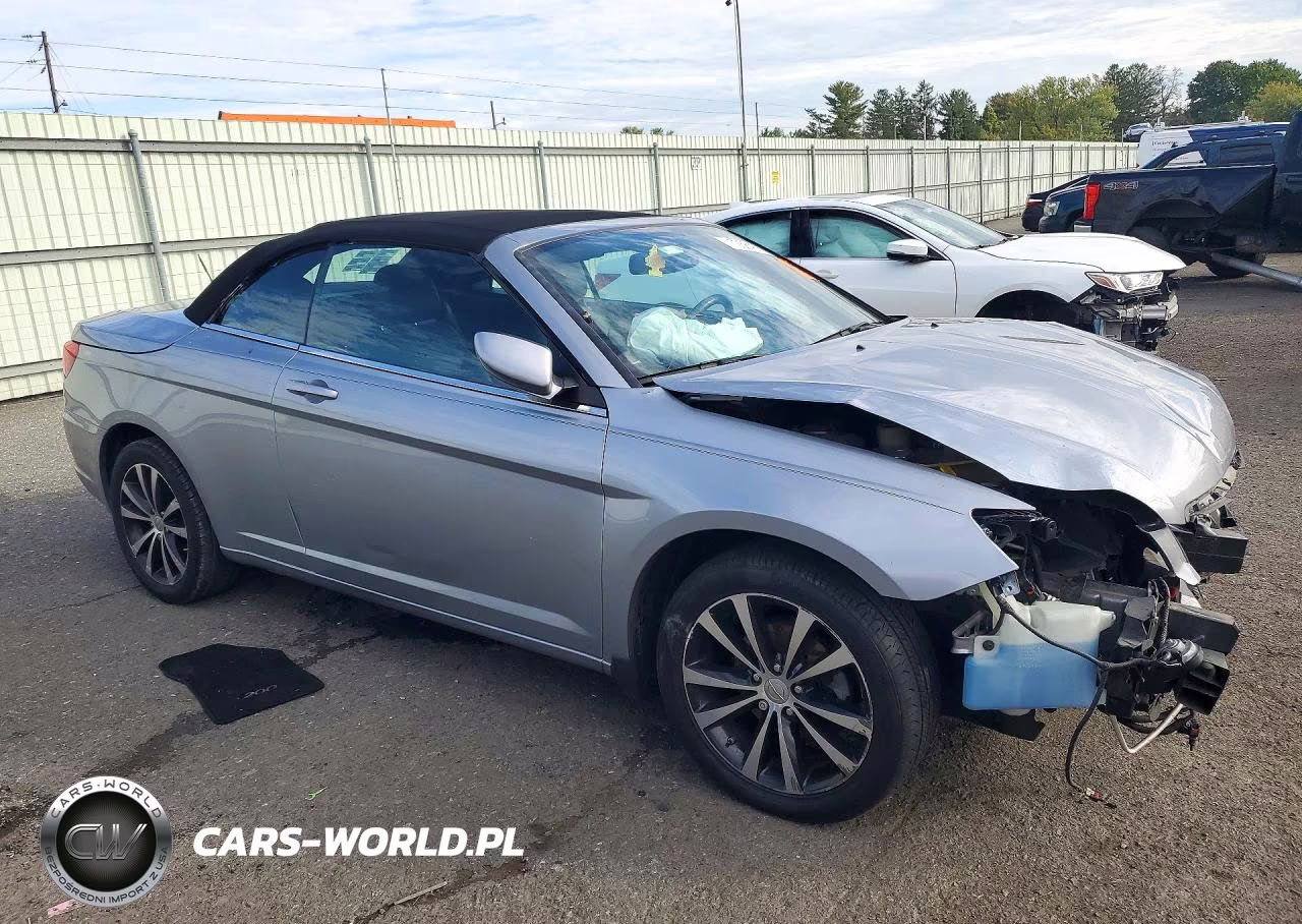 2014 Chrysler 200 S VIN:1C3BCBGG4EN135172 - 4