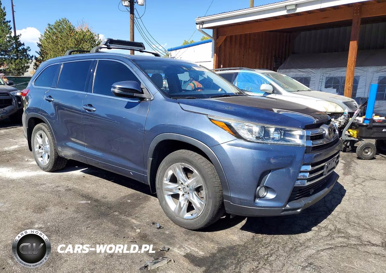 2018 Toyota Highlander Limited VIN:5TDDZRFH1JS859850 - 4