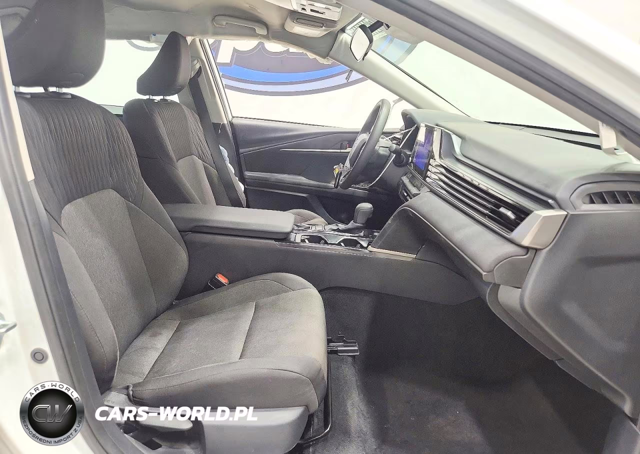 2025 Toyota Camry Le VIN:4T1DAACK7SU556055 - 7