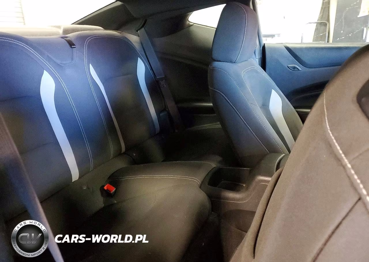 2021 Chevrolet Camaro Ls VIN:1G1FB1RXXM0137407 - 10