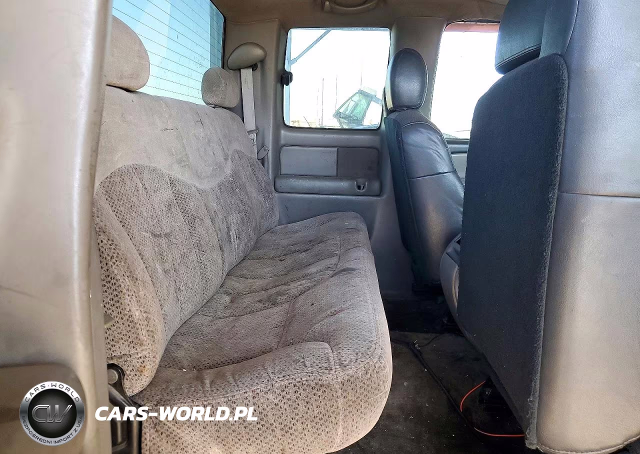 1999 Chevrolet Silverado C1500 VIN:2GCEC19V4X1226428 - 10